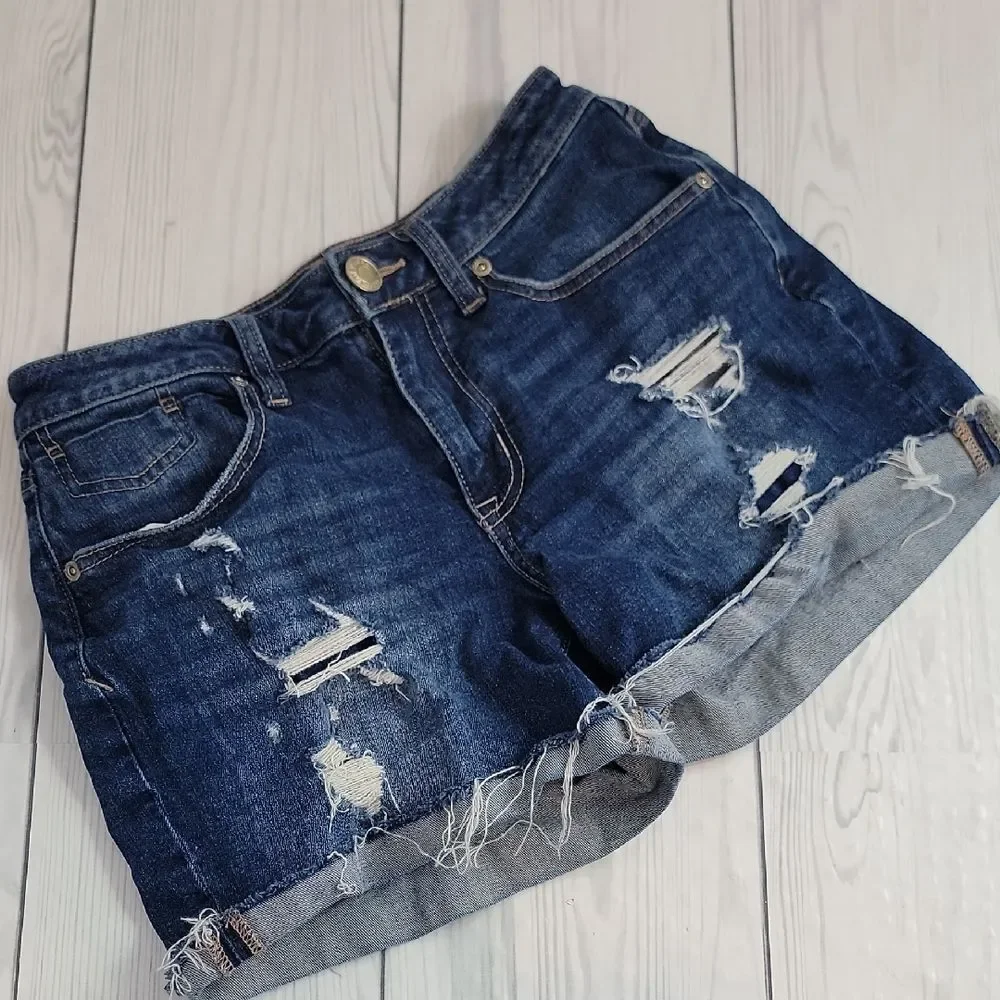 Maurices Distressed Shortie Cuffed Denim Shorts Women's Size 4